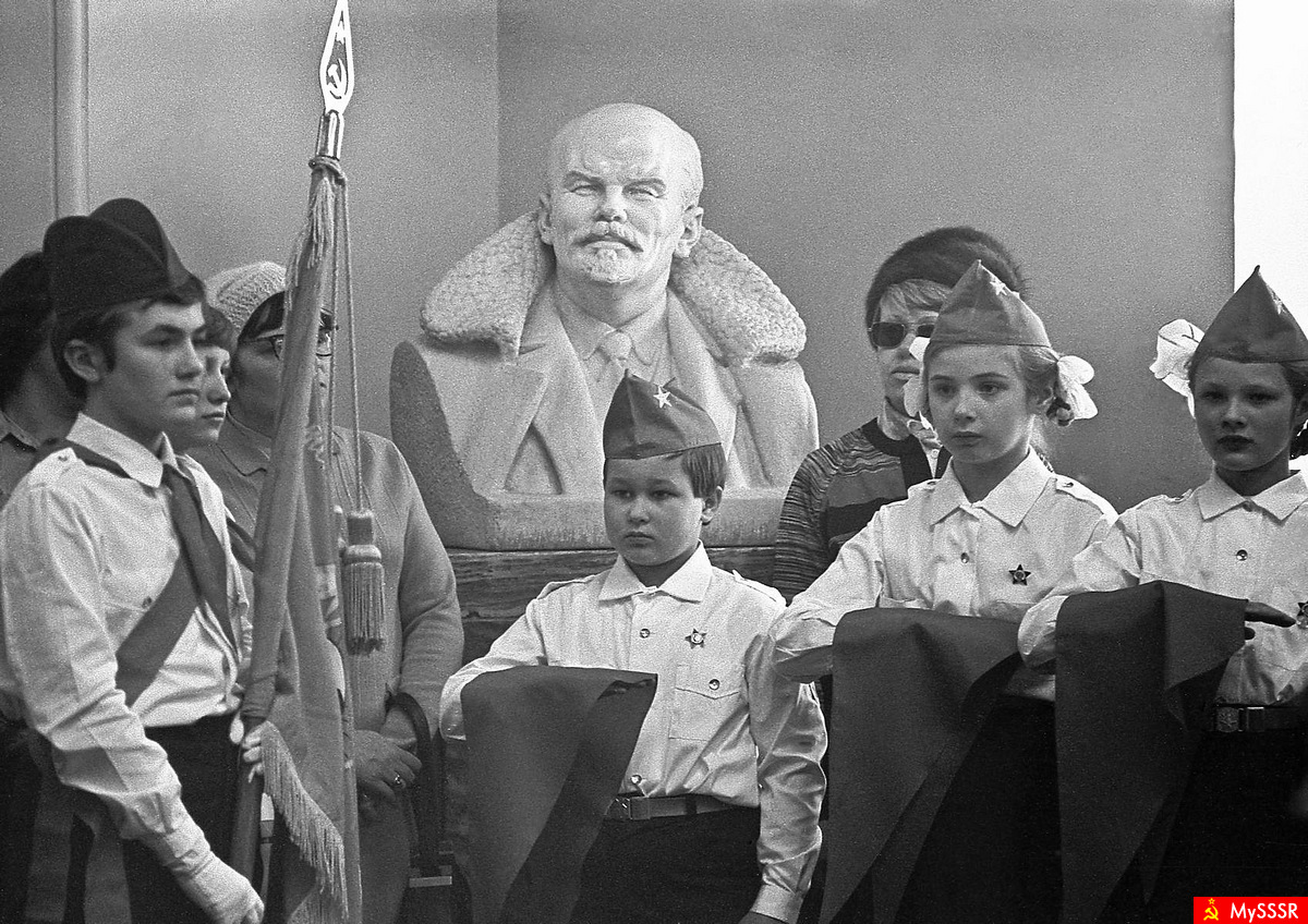 1978 .   .